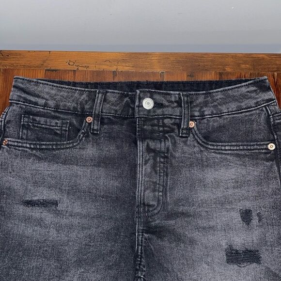 Old Navy High Rise O.G. STRAIGHT Jean Shorts Size 4 - Picture 2 of 8